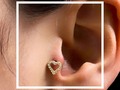 ❤️❤️ Tragus piercing ❤️❤️ . Hermosa perforación con una linda pieza en titanium grado implante con cristales en zircon dándole un toque único y exclusivo a esta zona 👊 . #piercing #island #new #titanium #joyeria #tendencia
