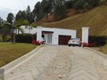 El Retiro Unidad Cerrada Via Don Diego - La Ceja Código 2539 Habitaciones 4  Área construida 328 m² Área del Terreno 2.500 m² Venta $ 1.480.000.000 Info ☎️ 311 366 80 61