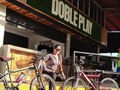 Primero la intención fue el paseo pero se me atravesó Doble Play 😂 Buena rodada de risa y negritas 🚴🍻 #AlysFalcon
