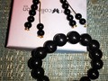 Juego de pulsera y aretes en piedra ONIX. $35 el juego. Diseños exclusivos Diseñadora de Rita Fernández. Pedidos al 507-69056251. ONIX piedra considerada semipreciosa de origen volcánico. característica es de color negro,Una de las piedras más populares en el mundo . Es un tipo de cuarzo y se utiliza fundamentalmente como piedra de protección. También utilizads como Liberador del estrés. eliminen los miedos y por ende que se tenga mayor estabilidad emocional y física. Te sentirás más valiente y lleno de fe lo que hará que puedas crear tu propio camino. Fortalece las uñas, el pelo y la piel. Protección frente a las energías El llevar un Ónix negro contigo hará que se puedan absorber todas las malas energías que estén alrededor. Si hay un ataque de negatividad o similar que esté causando estrés, dolor o confusiones físicas.#joyería #onix #ónix #piedras #regalooriginal #piedraprotectora #quitaestrés #pulserasartesanales #pulseraonix #aretessemipreciosas #aretesdeonix. #pty507 #pty507#2020vision #miculturasignifica#panamácity #almohadonesdediseño #pty507 #joyeriadediseño #panama