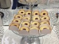 Modo Boda Galletas de mantequillas con confitura de frutos rojos o mejor conocida como Reinitas Locación @eurobuilding.hotel  #Amk#amkgourmet#cupcake#galletas#cake#torta#pastel#evento#celebraciones#candy #mesadulce#fiestas#compartir#donuts#donas#cookies#lacepops#magnum#instagram#oreofudge#oreo#suspiros#cakepops #croquembuche#instacake#comunion#boda