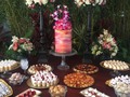 Un pastel muy especial para celebrar la boda de nuestra @marypilychavezl y @lumoca27 producción @wedding_vzla  #amk #amkgourmet #cake #torta #pastelespersonalizados #pasteles #bolos #cumpleaños #celebraciones #compartir #celebrar #amistad #flores #instafood #instagram #flowers #boda #union