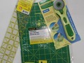 Muselina anuncia a su distinguida clientela que llegó la tabla de corte omnigrid cómoda para llevar a todas partes su medida (20.32 cms x 27.94 Cms. )  Rotary cutter Regla omnigrid Alfileres omnigrid Agujas quilting omnigrid   Materiales necesarios para costura y los amantes del #pacthworkquilt .  Realiza tu pedido por Whatsapp  📱 04141406208 🛵 Disponible delivery 🚚 Envíos nacionales   #pacthworkquilt #pacthwork #costura #merceriasencaracas #merceriasonline #merceriacondelivery #merceriaenvenezuela #caracas #elcaferal #baruta #chacao #elhatillo
