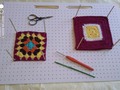 .Bloqueadora de Grannys Su función principal es bloquear los tejidos .  Beneficios:  🧶 Los grannys quedan perfectamente cuadrados.  🧶 Todos van a tener el mismo tamaño.  🧶 Al momento de unir va a ser súper fácil y no vas a perder ningún punto.  🧶 Tus proyectos van a quedar muy prolijos   Realiza tu pedido por Whatsapp  📱 04141406208  ☎️ Telf tienda 0212 2573172 🛵 Disponible delivery 🚛 Envíos a toda 🇻🇪  #tablabloqueadora #merceríacreativa #merceriasencaracas #grannysquare #crocheteras #materialesparatejer #merceriasonline #pedidos #ventaonline #merceria #muselina