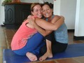 El yoga es amor....haciendo yoga en playa el yaque ... azanas en pareja...lindo mi grupo yaquero de yoga :-):-):-) #yoga #friends #playaelyaque #love #amor #azanas #buenavibra @euzhenhe