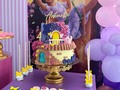 Ver esa carita feliz es la mejor recompensa 😍😍😍  Desliza ➡️ para ver algunos detalles de este cumpleaños que tuvo su propio encnato ✨  @pinatasysorpresas  #celebraciones #fiestadeencanto #encantodisney #party #partytime #encantoparty #festa #festaencanto #cake #cakepop #cupcakes #cookies #tortadeencanto #ponquecitos #ponquecitosdeencanto #paletasrellenas #chupetasdetorta #tartas #tartasdecoradas #bolo #bolodefesta #instacake #cakestagram #instafoto #anascakesve