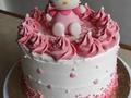 Una linda Kitty modelada en fondant para decorar está delicada torta de cumpleaños 💕  #cake #cakedesign #kitty #hellokitty #hellokittycake #hellokittylover #tortadecumpleaños #modeladodecomics #tortasdecoradas #tor #instacake #cakestagram #instafoto #anascakesve