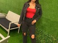 El día que la Abeja decidió explicarle a la mosca porque a ella le decían reina, la mosca no quiso escuchar. Entonces todo siguió igual, la abeja en la miel y la mosca en la mierd*. No podemos pretender que alguien que está hecho para charco nade en aguas profundas, porque se ahoga 💌