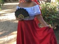 "Hay hermosas garbanceras de corsé y alto tacón, pero han de parar en calaveras, calaveras del montón"...