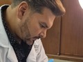 El relleno de las fosas temporales es uno de los tratamientos más efectivos para rejuvenecer el tercio superior y además, para lograr un efecto de lifting, abrir más la mirada y levantar más las cejas. Pero hay que saber diagnosticarlo y hacerlo en el momento correcto, trabajando en el orden correcto, siempre buscando una armonía en el rostro. Ponte en manos de especialistas con experiencia, no sólo es importante trabajar con productos de calidad, sino hacer las cosas correctamente. Preguntas por mensajes directos o a mi WhatsApp. Feliz Martes.   .  #drsotomontenegro #sotomontenegromd #ConcienciaGlobal #SomosNaturalLook #esteicafacial #aesthetics #plasticsurgery #lift #cirugiaplastica #botox #PBSerum #rino #rinoplastia #rhinoplasty #toxinabotulinica #rejuvenecimiento #acidohialuronico #mamoplastia #ellanse #implantesmamarios #aumentomamario #rinomodelacion #armonizacionfacial #caracas #venezuela #fashion #moda #hilos #enzimas #miss