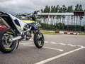 Husqvarna 701 Supermoto 😎🏁 domadora de curvas 💯⤴ .#Husqvarna #701 #supermoto #701supermoto #supermotard #Motor2sports #motoscolombia