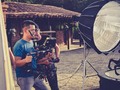 Definitivamente cada proyecto es una clase magistral, en esta aprendí mucho y estoy enormemente agradecido con todos los que lo hicieron posible. Dos videos en un mismo día, todo un reto, y lo logramos 🎉🎉 por cierto, mis respetos a quienes hacen cámara, eso peesa 😅 . . . @rafik.eddine @repor_ontime777 @pagliarini100 @andrezreal @paulapalma_ @camilobedoya26 @jaredpimienta @andresroldan_ph @arimakeuperfect @karen_simmons_innes @danielmejia0305 @kharlimendoza @very_rojas . . . #produccionaudiovisual #medellin #colombia #musicanueva #filming #audiovisual