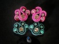 By @abedanck "Diseños terminados 👩👜 ¿Te gustan? No te quedes sin el tuyo ♥ Contactanos 04245987870 Modelo Ref. A0018 Medidas 2 x 2.3 cm #Soutache #Abedanck #Accesorios #Moda #Venezuela #Barquisimeto #HechoAMano #Fashion #Zarcillos #Chic #Style #SoutacheMania" via @PhotoRepost_app