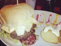 Si están en #Merida no dejen de comer en @burgerbar_mda demasiado buenas!