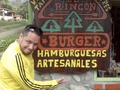 @fabricioconde76 contento después de comer su #hamburguesa en @elrinconburger patrocinantes del circuito de comedia de #Merida #StandUpALaAltura @MeridaComedy