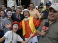 Los payasos y mimos se tomaban la foto, yo salí coleado... #DivinaPastora #SantaRosa #11E