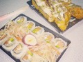 Hoy celebramos el día internacional del #Sushi a lo grande con @kibousushiexpress de visita en @tresyuno941 @941lafm nos sorprendieron con ésta cena. Muy buenos Sake #Rolls de Salmón, aguacate, queso crema con topping de wakame y cangrejo, acompañado de mariposas de Salmón brutales!!!! Gracias a @masorrique por tan excelente sorpresa!