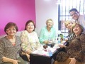 Compartiendo un Café en @bombonaocafe me encuentro con este grupo de bellas chicas celebrando el cumpleaños de una de ellas con mucho entusiasmo, alegría y esperanza me comentaron también votarán este #6D por el futuro de sus bisnietos y no se equivocarán ya saben donde votar 👍