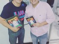 Hoy compartí con mi amigo el artista plástico @Jpernaletetua finalmente logré que firmara mi agenda #laramimuseoimaginario muy agradecido!