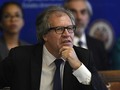 👉 @elestimulo - El secretario general de la Organización de Estados Americanos (OEA), Luis Almagro, acusó al presidente de Venezuela, Nicolás Maduro, de traicionar a su pueblo y a su ideología en un duro mensaje público, y afirmó que si impide el referendo revocatorio será “un dictadorzuelo más”. “Que nadie cometa el desatino de dar un golpe de Estado en tu contra, pero que tú tampoco lo des. Es tu deber. Tú tienes un imperativo de decencia pública de hacer el referéndum revocatorio en este 2016, porque cuando la política esta polarizada la decisión debe volver al pueblo, eso es lo que tu Constitución dice”, sostiene Almagro en su declaración, publicada hoy en la página web de la OEA y desgranada frase a frase en la cuenta oficial del diplomático en Twitter.  Foto AP  #Noticias #LuisAlmagro #OEA #NicolásMaduro #Venezuela #Regrann