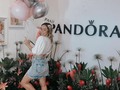 ¡Ya llegó a Envigado #PandoraViva! 💕 Las joyas más lindas! Más cerca que nuncaaaaa!! Visita esta tienda en el C.C. Viva Envigado y muéstrale al mundo tu brillo... ¡Yo no voy a salir de acá! #PandoraColombia @pandoracolombiaoficial @theofficialpandora