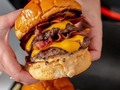 NO ES UN MONTAJE😄 Así son nuestras hamburguesas y perros @ffood_day   Los Domingo son de @ffood_day y ustedes lo saben🤩😍#Teamperro 🌭 o #teamhamburguesa 🍔 @ffood_day  Dioooos que vicio más bueno SEÑORES 🇻🇪🇻🇪🇩🇴🇩🇴(desliza)👏😍  ¿Quieres pedir?  Puedes odenar por:   Pedidos Ya 🛵 Delivery 📍 Take out 📍  Aquí les dejo el Whatsapp (829)465 6937 y sus redes sociales para que vayan y le den cariño🤩🇻🇪🇩🇴  @ffood_day @ffood_day @ffood_day  #venezolanosenrd #venezolanosensantodomingo #venezolanosenrepublicadominicana #venezolanosenelexterior #republicadominicana #perroscalientesrd #comidard #QueComerRD #Hamburguesasrd #foodday #hotdog #perroscalientes #comidarapidard #delivery #pedidosya