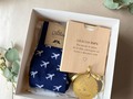 Gracias por tu amor, por estar presente para mí a pesar de la distancia.🥰  Como sabemos que todos los papás son diferentes tenemos diferentes estilos de medias, pregúntanos y con gusto te ayudaremos a escoger el regalo perfecto para papá.🤩 . . . #giftbox #regalos #detalles #lamilagrosa #olenka #personalización #colombia #daymother #díadelamadre #love #pasión #instagram #handmade #mayo #design