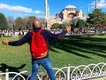 MY RED BACKPACK • Estambul, Turquía • Noviembre 2021 • #arielbedoya #turquia #estambul #europa #eurotrip #europe #istanbul #turkey #me #happy #vacation #travel #viaje #vacaciones #yo #feliz #red #rojo #plaza #mosque #backpack #traveler #travelphotography #blessed #alive #joy #fun #instatravel #instamoment #instagram