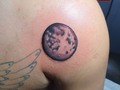 La luna no tiene vergüenza, se muestra desnuda, tal como es #hermosa . . . . . . .  #moonchild #lunareclipse #moonlover #lunavalente #lunadjogani #tattoosnob #tattooedgirl #lunarnewyear #tatuajesenfotos #lunallena #lunanueva #moon_of_the_day #tattooidea #tattoostyle #lunares #lunapark #smalltattoos #tattoolove #tattooshop #tattooideas #tatuajes #lovetattoos #tattoosociety #moontattoo #moonlovers #moonwatch #moonmagic #blackworktattoos #tatuajespequeños