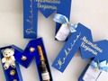 Nos encanto confeccionar estas lindas cajas en forma de Letra M para una petición muy especial 💙💙💙#bautizo #peticionpadrinos #ideaspararegalar #padrinhos #obsequio #obsequiopadrinos #encintados #bautizoniño #bautizos