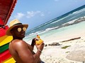 Nuestros accesorios (sombreros y gafas), siguen siendo protagonistas en las vacaciones de nuestros clientes. Gracias por preferirnos!! Línea playera - Casual  Info directo: 315 3476501 #babaco #ClienteFeliz #playa🌴 #colombia #shorts #playeras #casual #summer #deportiva #one #aguadeño