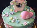 Este cake se fue lleno de muchos y delicados detalles.