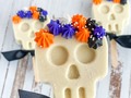 HALLOWEEN 💀 ~ But keep it classy!  Calaveras de chocolate blanco con centro de trufa ~ Edición de Halloween 🎃