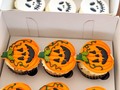 Hicimos montoooooones de cajitas con Cupcakes 🎃👻🎃👻