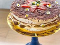 TIRAMISU PAVLOVA CAKE We’ve given our pavlova a coffee twist! This double layered tiramisu pavlova might just be our most indulgent dessert   🌼Discos de Pavlova🌿☁️☁️☁️ 🌼Centro de Tiramisú🌿☕️☕️☕️  #pavlova #pavlovacake🍰 #tiramisù #coffeelovers #indulgence #dessert #soyummy