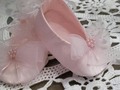 Bellas zapatillas disponibles en 3tallas 0-3 3-6 y 6-9 meses #ropadebebe #primerapinta #canastillabebe #bebestyle #babycrochet #modabebe