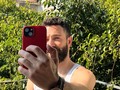 La cámara de @juanrasanzmt, la mía y la de Juanra otra vez. Una poquita de dejarme querer por el sol en el balcón de @vick.es y @juisqueen ☀️