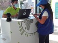 No bajemos la guardia, sigamos cuidándonos. Nuestro personal sigue visitando los centros comerciales sensibilizando las medidas de bio seguridad para prevenir el COVID-19. Vive la magia de una sana navidad #sananavidad