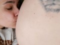 Minha Lara e meu Otto. Contando os segundos pra cantar pra vocês ao vivo e em cores. Vendo suas reações, seus rostinhos e sabendo que a mamãe 1 de vocês vai chorar de emoção e querer me bater haha Vocês são meus pontinhos de luz, pra iluminar meu céu, meus dias, minha vida.  Vocês não têm ideia de quão amados são, vão ser e o quanto eu vou apertar vocês, as bochechas rosadas e os narizes perfeitos (torcendo demais pra que venham como o da mãe aqui!). São cinco meses passados nessa expectativa. Sentindo vocês de leve, ouvindo o coraçãozin, e babando demais, me emocionando com qualquer coisa que vocês façam e eu nem vejo. Mãe iludida é pouco! @lis.cp minha perfeição, amor da minha vida...a cada dia que passa você fica maior, mais linda, mais mãe e meu amor por você só cresce, transborda, transcende! Amo vocês! ❤️🌈  #lgbtcouple #lgbt #moms #twomoms #maesdegemeos #maes #gemeos #twins