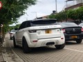 RANGE ROVER EVOQUE <><><><><><><><><> V. Max = 217Km/h ltda. 0-100Km/h = 7,6s Potencia = 240CV (5500rpm) Motor = L4 2,0L ~ 6,9 Kg/CV ~ _________________________ #rangerover #evoque #rangerovercolombia #lovecars #luxurycars #power #powerrun #amazingcar #qualitycars #car #colombiacars #carsspotting #carpics #carsandcoffee #carsamazing #carspower #carsfast #colombiacarsspoting #horsepower #herocars #bogotamotors #melodymotors #exoticsmedellin #exoticscars #exoticscolombia #exoticsbogota #fierro #fastcar