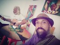 Aquí compartiendo y aprendiendo con los trovadores y pobladores por el camino ., Componiendo algo con el hermano Santiago .  #Musica #flow #gallery #2019 #blessings🎼🌞🙏