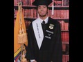 Parece que fue ayer cuando te vi tan pequeño iniciar tus estudios, y hoy con un torbellino de emociones en mi corazón te veo todo un Bachiller, y esque tu esfuerzo, constancia y dedicación han hecho que tu vida estudiantil haya sido reconocida en varias ocasiones, eres muy inteligente y todo te lo has ganado con mucho sacrificio, Querido hermano me hace muy feliz el verte Graduado como Bachiller, terminas una etapa más pero empieza otra llena de sueños y profesionalismo, aunque tengamos nuestras diferencias como todos sabes que Te Amo mucho mi niño Isma ❤️ y nada me hace más feliz que verte cumplir tus metas y sueños...  Te Quiero así Tal como eres 🎶   Muchas felicidades en tu Graduación 🧑‍🎓 Estoy muy Orgullosa ❤️⭐ #IlyBro Pd: No estoy llorando 😭❤️