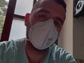 Es agotador ver diarimente morir personas, seres humanos como todos nosotros, personas con sueños, con familias, con metas por cumplir. Que sin importar las largas jornadas de trabajo en donde muchas veces nos quedamos sin comer absolutamente nada todo el puto día, dando lo mejor de nosotros siempre y en todo momento, ayudando humanamente posible todos los pacientes que ingresan por Covid_19, dándoles una voz de apoyo, alentando a sus familiares y amigos, y aún asi ver que muchos de ellos se despiden por medio de una puta pantalla de celular o tablet. 😪 No saben la impotencia que sentimos, al saber que dimos lo mejor de nosotros y aún así no fue suficiente para que este virus de mierda se detenga, esta gran puta bomba de tiempo. 😞💔 #resiliencia #pandemia #virus #fuerza #sarscov2 #emergency #nurse