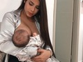 Cuando estás compartiendo con tus amigas pero tú bebe pide un domicilio 😆🥰 #prolactancia  Se a tomado una foto comiendo? Mi hija también, vean común a una madre dando pecho y no la hagan sentir incómoda con sus comentarios inadaptados SE MUESTRA TETA PARA LIGAR QUE SE MUESTRE TETA PARA ALIMENTAR!!!