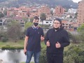 Grueso, maziso y fuerte.  Con mi hermano el psicologo.  Yo como inversionista bursatil.  La vida es un maraton que nunca termina. Alcanzar metas y hacerte mejor cada vez. Es lo q demuestra que eres un ganador.  Winner. Epic Win.