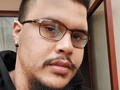 Si te trastorna lo mio, entonces es correcto.  Trader Profesional. Inversionista bursatil.  No soy un superheroe. Pero si soy un guerrero.  Deja q tu cuerpo lo sienta a mi lado.  Es correcto.