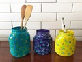 *NUEVO*   Alegra tu casa con estas botellas de vidrio pintadas a mano!   Disponibles en distintos colores y modelos.    #HechoenVenezuela #HechoAMano #HechoConCariño #DiseñoVenezolano #TalentoVenezolano #diseño #designersvenezuela #MadeinVzla_ #ideartevenezuela #pintadasamano #MadeinVzla #botellas #vidrio #Venezuela #Nuevo #Recicla #Reusa #florero #candelabro #velas #flores
