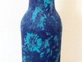 Adorna tu nevera y Alegra tu mesa con estas botellas de vidrio pintadas a mano!   Disponibles en distintos colores y modelos.    #HechoenVenezuela #HechoAMano #HechoConCariño #DiseñoVenezolano #TalentoVenezolano #diseño #designersvenezuela #MadeinVzla_ #ideartevenezuela #pintadasamano #MadeinVzla #botellas #vidrio #Venezuela