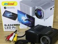Mini Proyector LED multimedia  Andowl Q-A34 Mini Proyector El mini proyector LED es adecuado para una variedad de escenarios diferentes, como durante una reunión de negocios para mostrar su presentación, mientras viaja durante mucho tiempo y está atrapado en un hotel, y necesita algún tipo de entretenimiento o puede usarse en casa con tus amigos para ver una variedad de formatos de video diferentes.  Especificaciones: -Entrada:110-240V,50/60Hz -Distancia de proyección :1-4 metros -Tamaño de la imagen:20-100 pulgadas -Audio: Entrada estéreo -Iluminación: LED -Resolución:320X240 -Brillo :48 lúmenes  Contenido de la caja - 1 x Mini proyector LED -Q-A34 - 1 x adaptador de corriente - 1 x manual de usuario Realizamos envíos a todo el Ecuador  #proyector #proyectorled #miniproyectores #ifocus