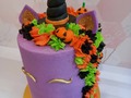 Sweet Halloween 🎃 D E S L I Z A 👉  Disfruta de todas nuestras propuestas para celebrar un divertido y dulce Halloween 🎃👻💀  No hay edad para #dulceotruco   #halloweencakes #halloween #halloweencupcakes #sweetbox #sweethalloween #cacaocupcake #tallcakes #cacaocakesandcupcakes #thisishalloween #lachicadecacao